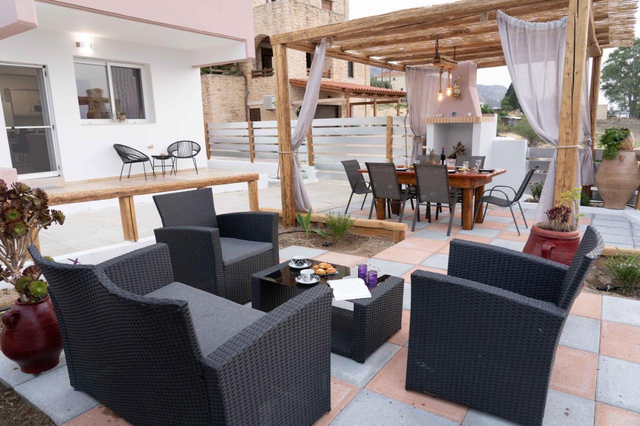 Haritos Holidays Home Pombia Buitenkant foto