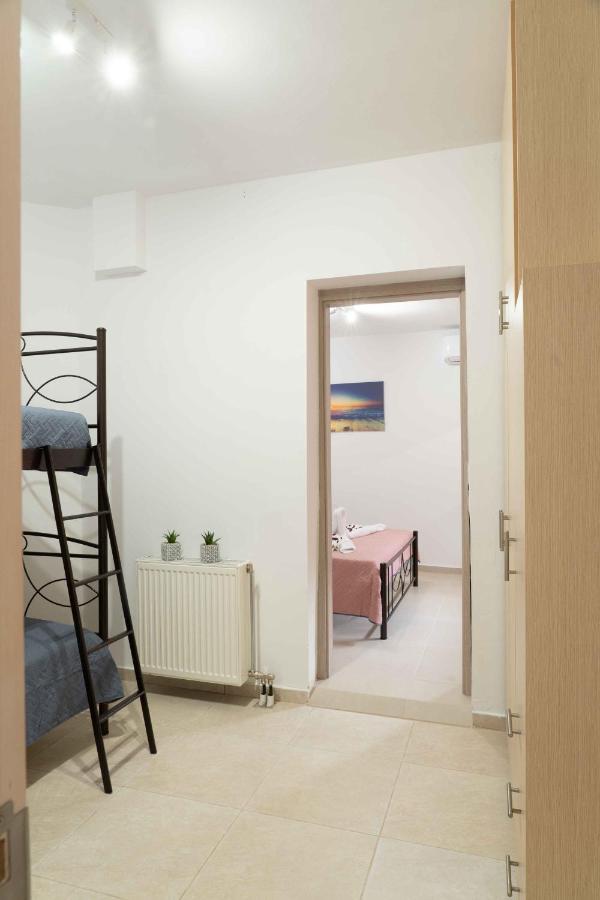 Haritos Holidays Home Pombia Buitenkant foto